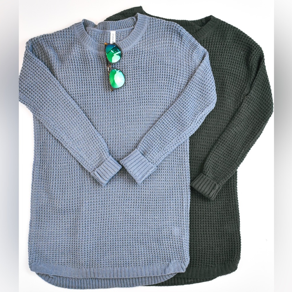 NWT Zenana High-Low Waffle Long Sleeve Sweater, Ash Grey - Picture 3 of 3